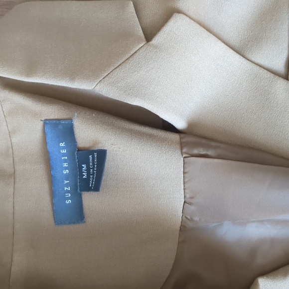Tan long sleeve blazer size medium - Picture 3 of 5